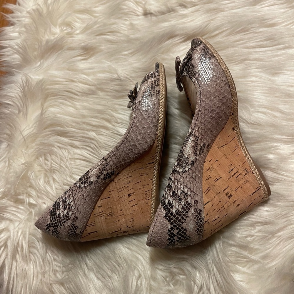 Prada Python pink snake skin Peep- toe wedge - Picture 13 of 16